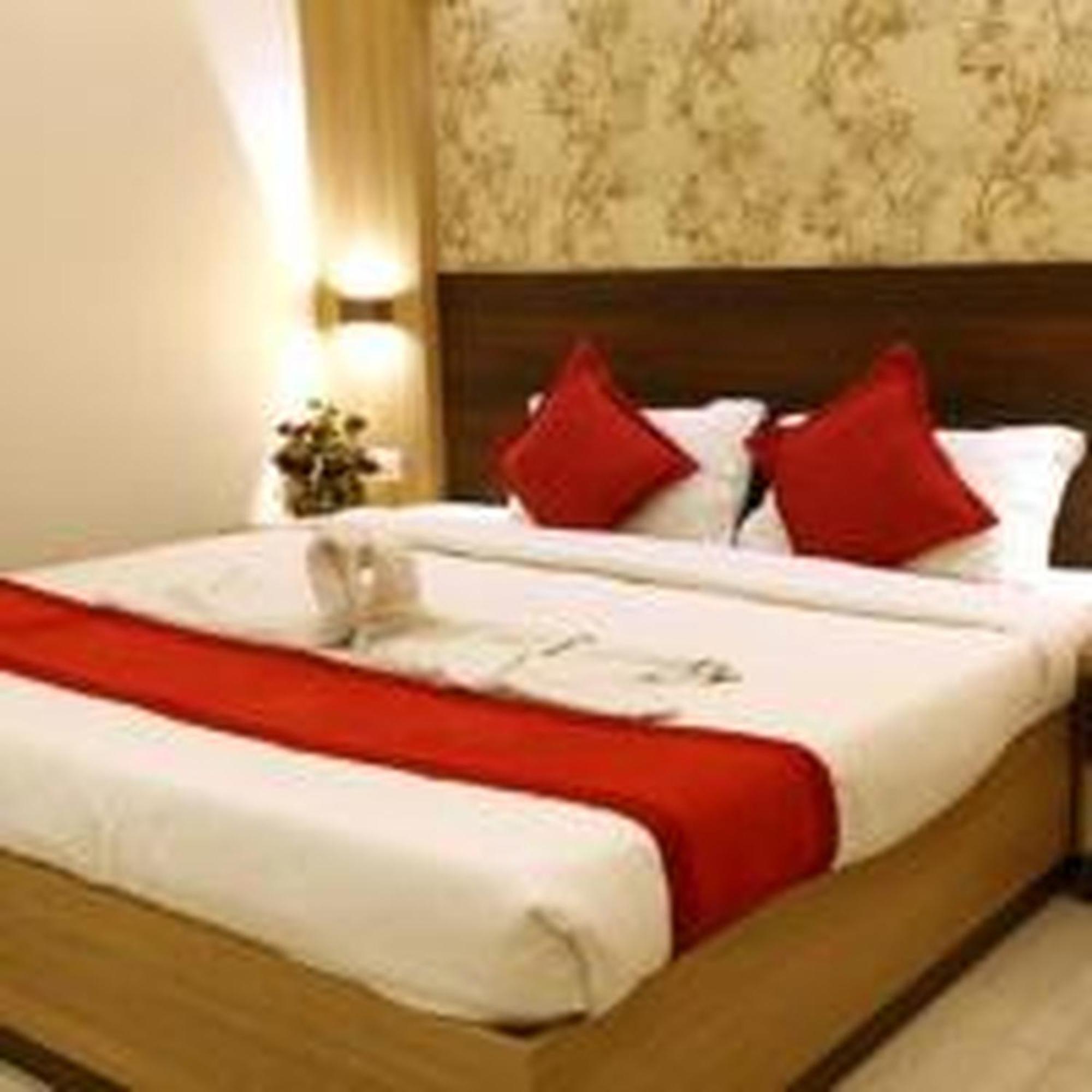 Prayana Hotels Kochi Exterior foto